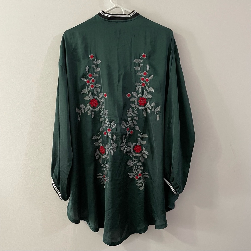 Zara women’s green satin high low embroidered oversized zip up jacket size M